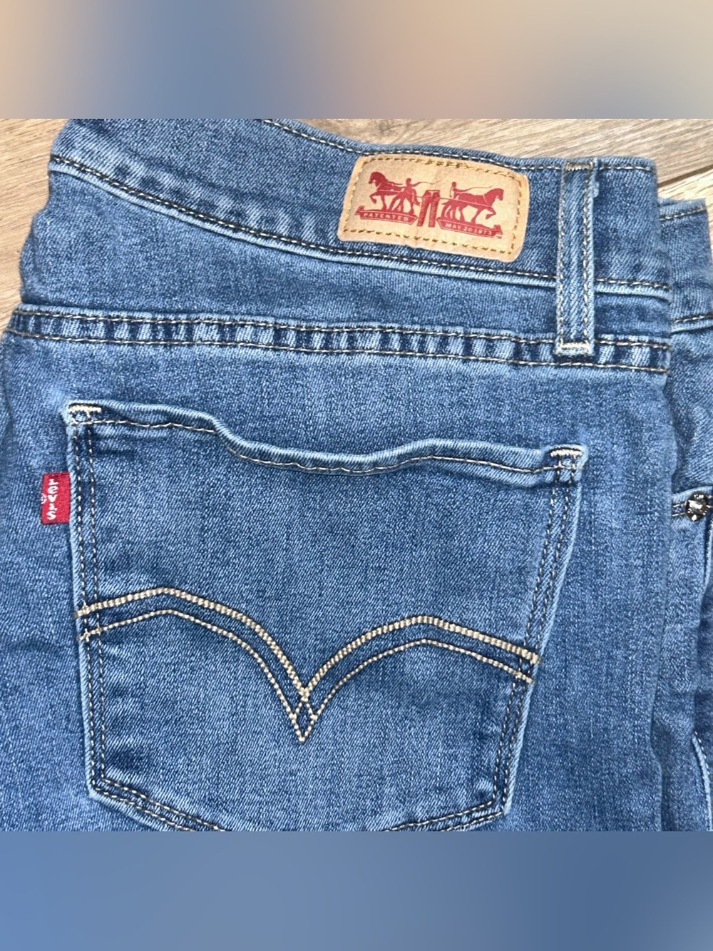 LEVI'S 524 Jeans Womens (30 Inch Waist) (32 Inch Leg) Skinny Fit Blue Low Rise